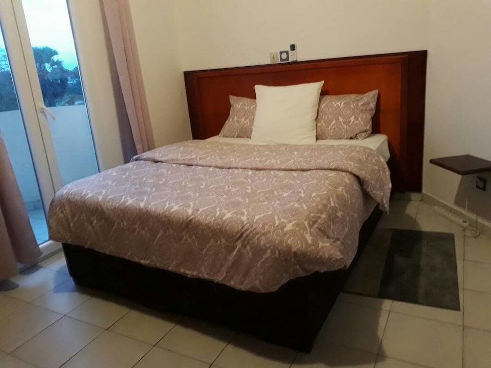 Le Buffle Noir Douala 3/20