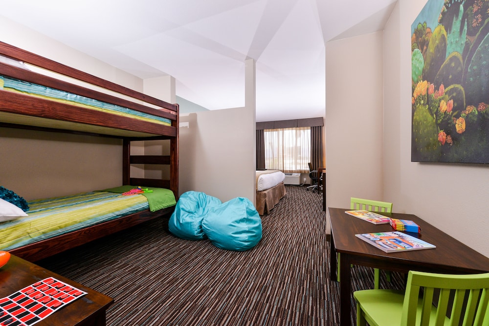 Holiday Inn Express Hotel & Suites Indio - Coachella Valley 36/78