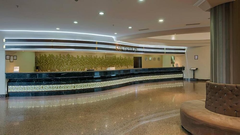 Green Max Hotel 8/65