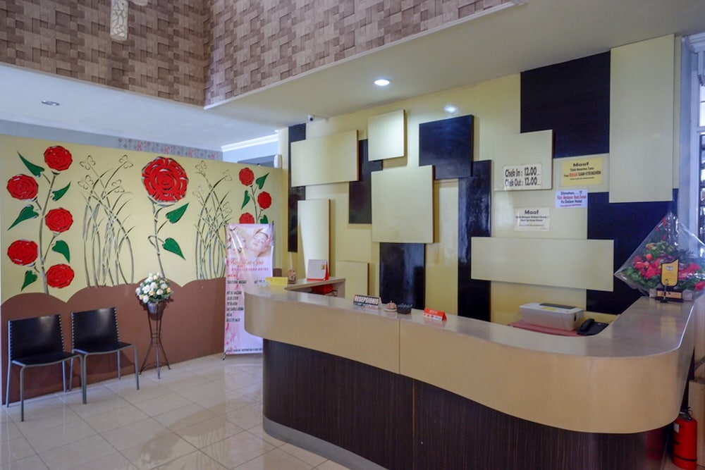 RedDoorz Plus Syariah @ Hotel Boulevard Luwuk 2/46