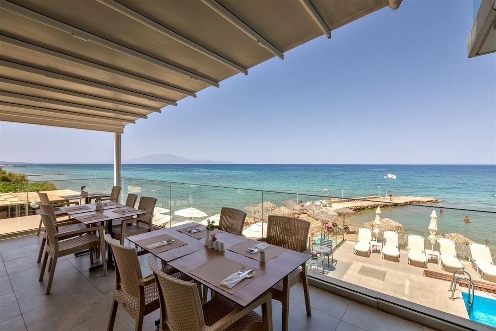 Golden Coast Suites 24/37