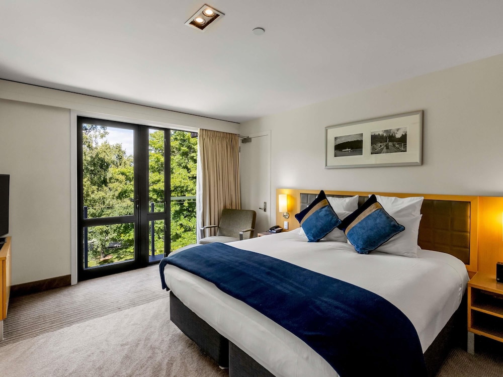 NOVOTEL QUEENSTOWN LAKESIDE 7/50