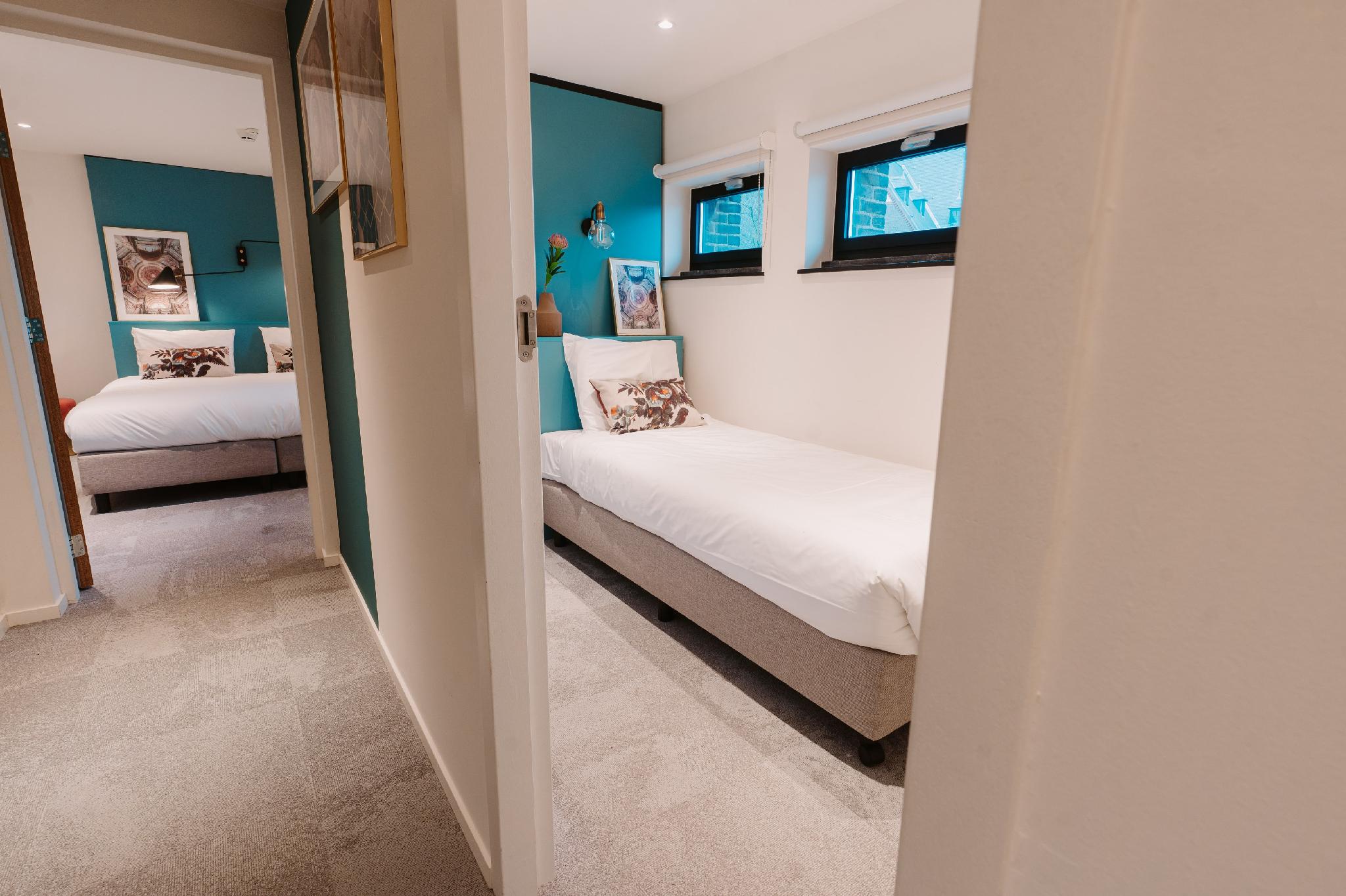Room, Quintuple