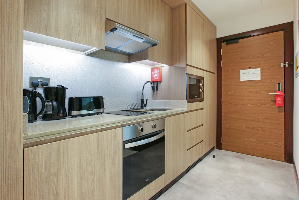 Sitara Hotel Apartment L.L.C 50/51