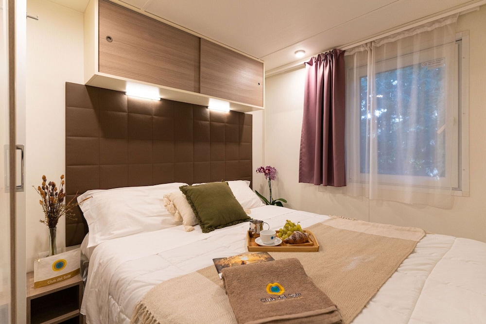 Superior, Family, Lodge, 1 Queen and 4 Single Beds, Pet Friendly