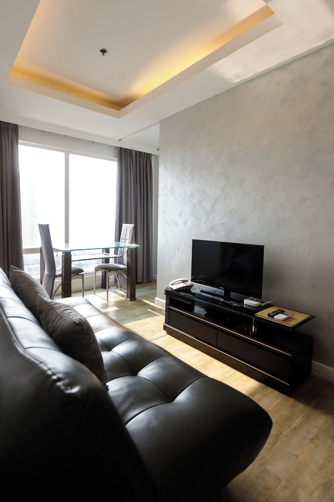 Regency Grand Suites 57/66