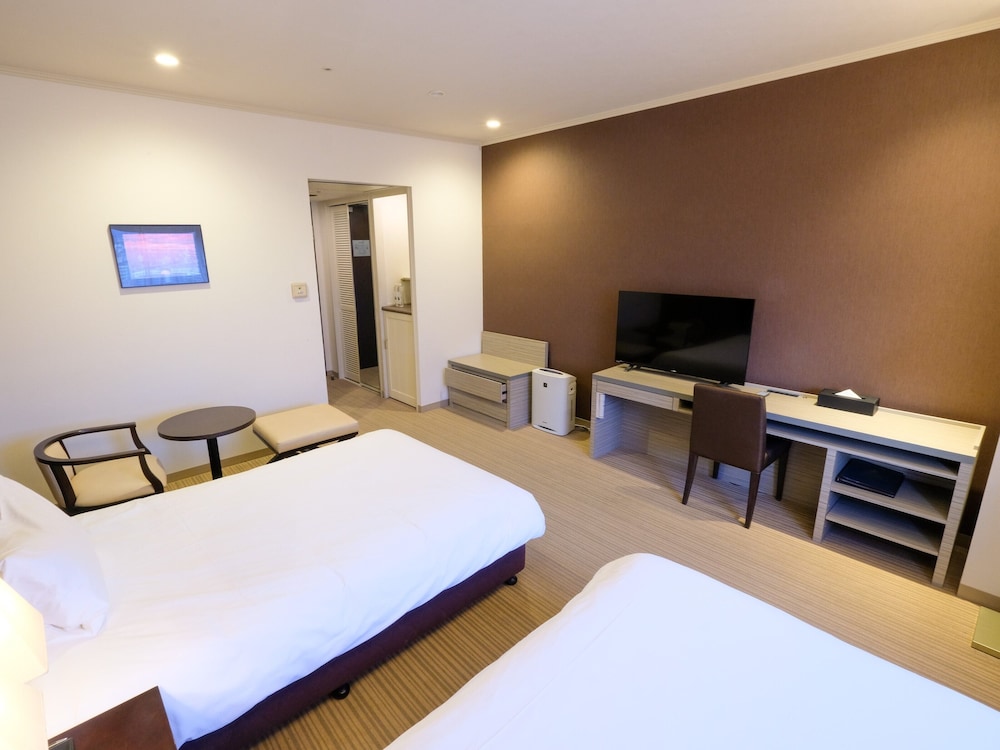 EXECUTIVE, TWIN BEDS