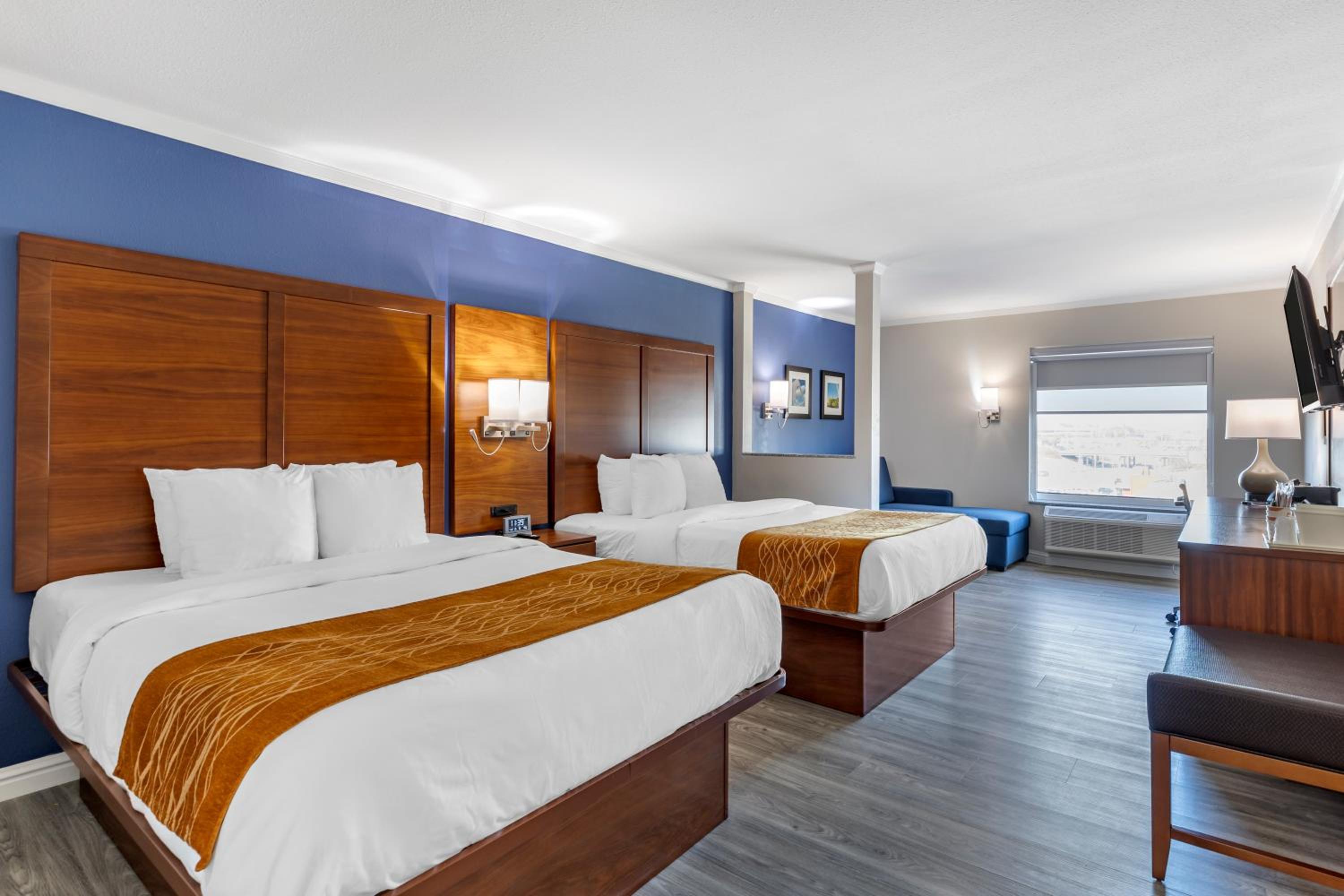 SUITE, 2 QUEEN BEDS, ACCESSIBLE