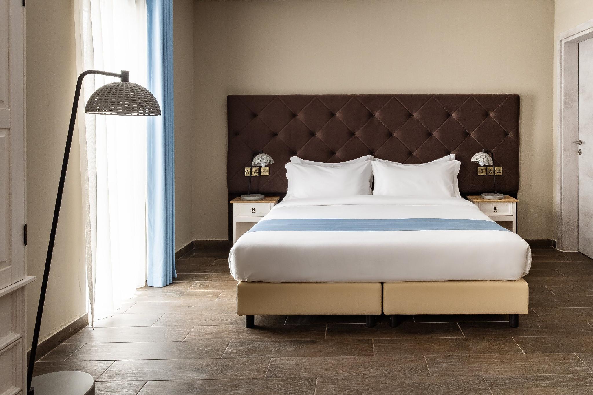 Penthouse Suite, Studio
