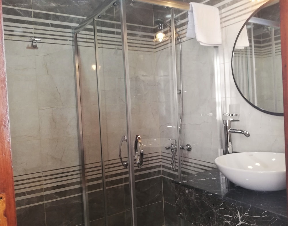 Woo Town Suites 37/43