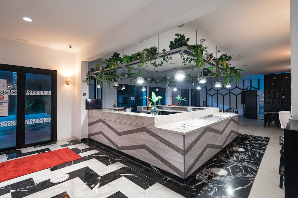 ibis Meknes 7/50