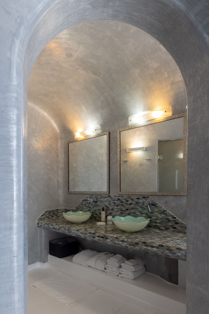 DREAMS LUXURY SUITES 24/50