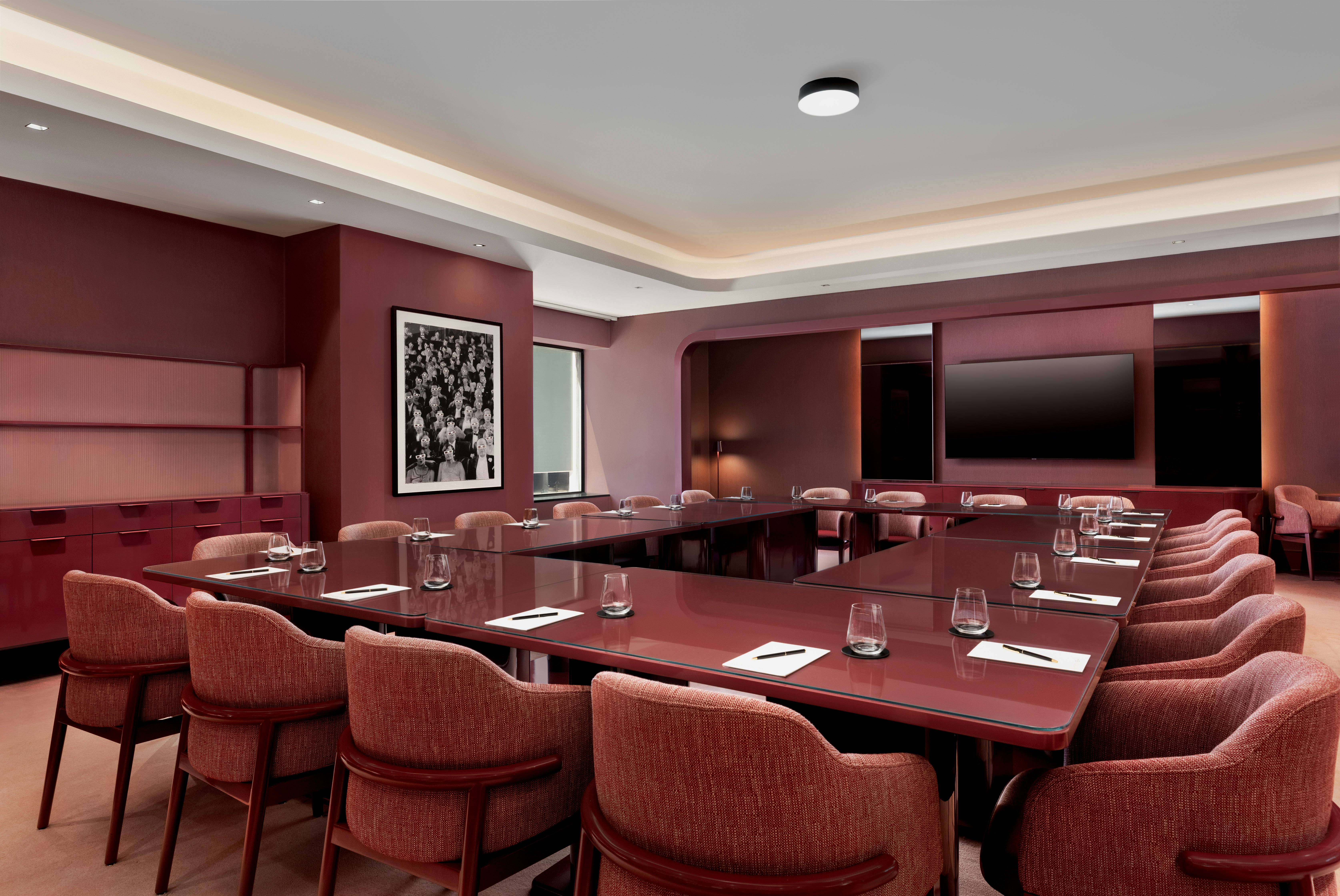 Revery Toronto Downtown, Curio Collection by Hilton 19/25