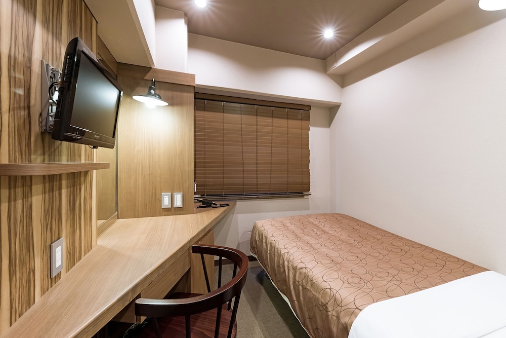 Akasaka Yoko Hotel 36/65