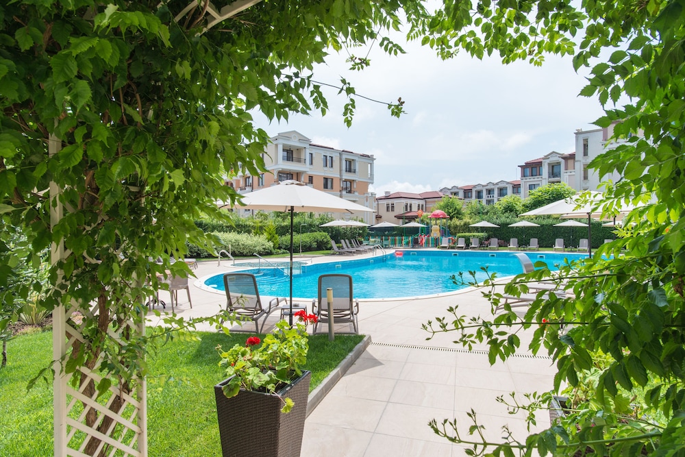 Miramar Hotel 40/50