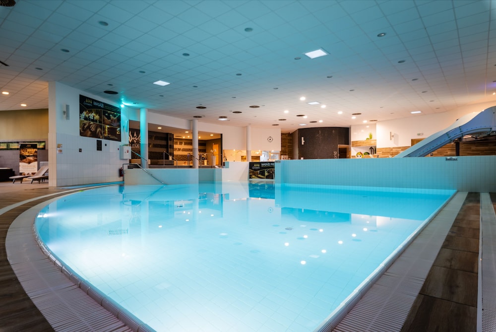 Atrium Hotel 13/47