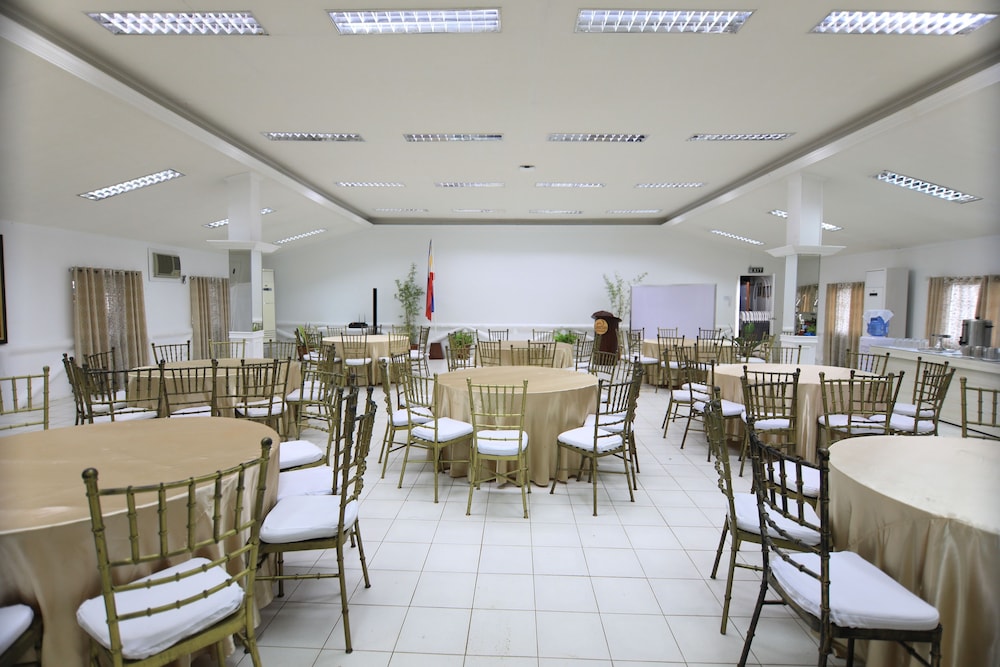 Loreland Farm Resort 46/66