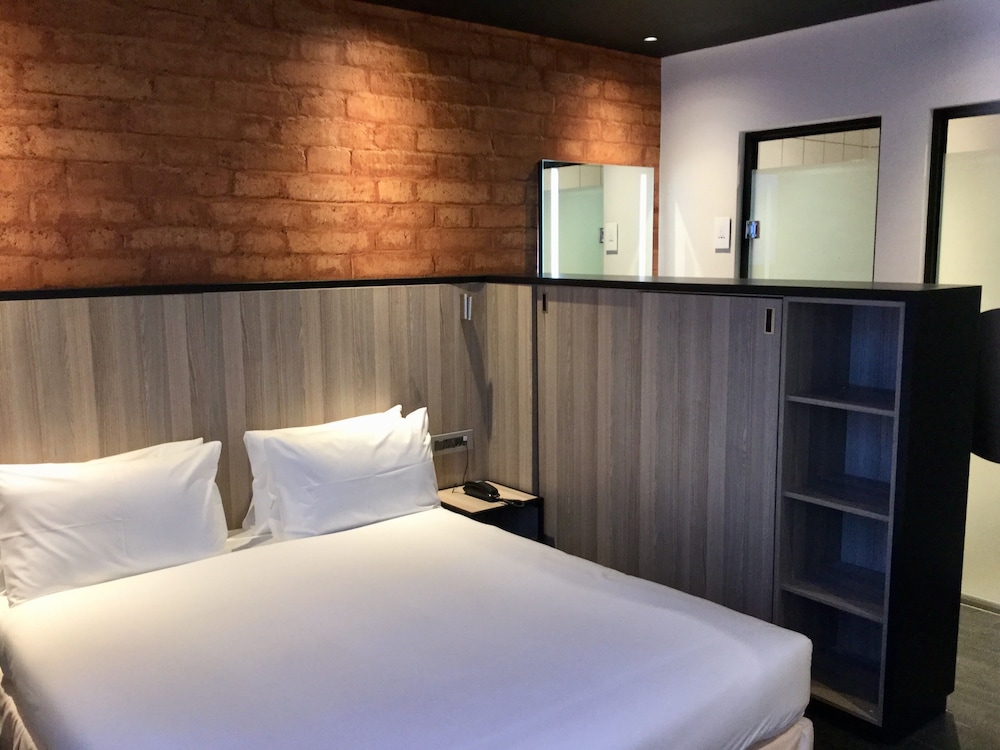 Onomo Hotel Durban 12/79