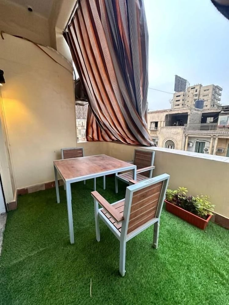 Midtown Hostel 42/50