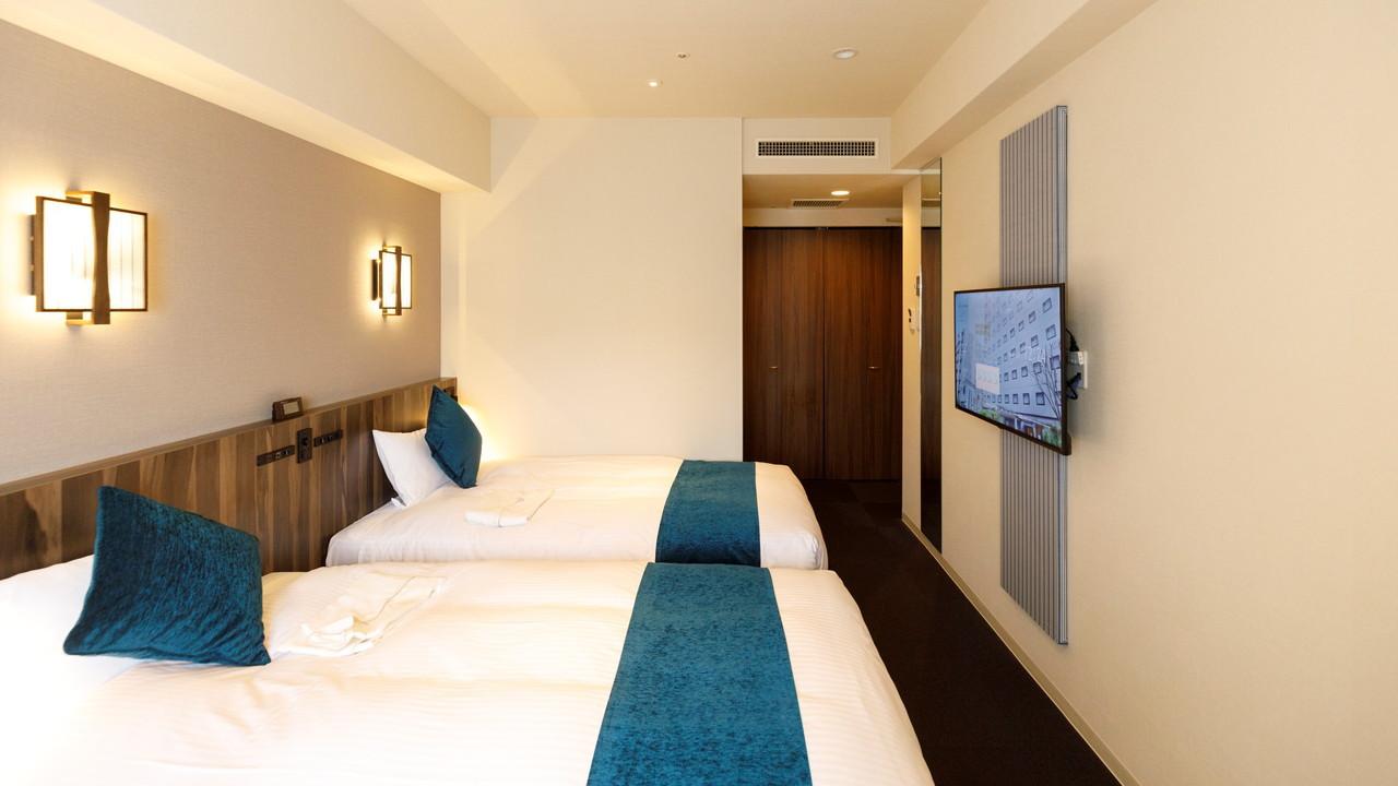 Room, Twin Beds, Electronic Cigarette Only
