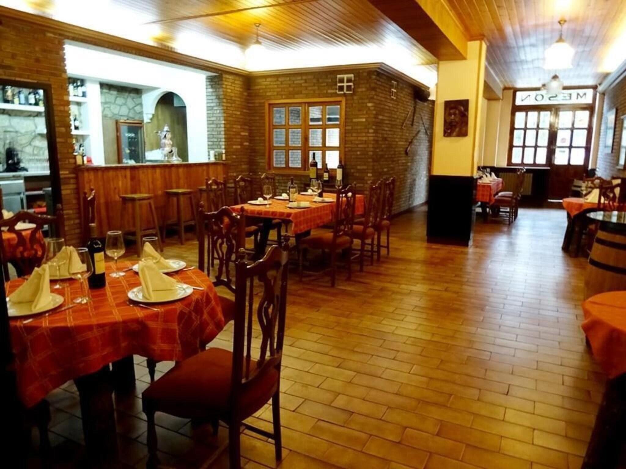 Hotel Millán 18/25
