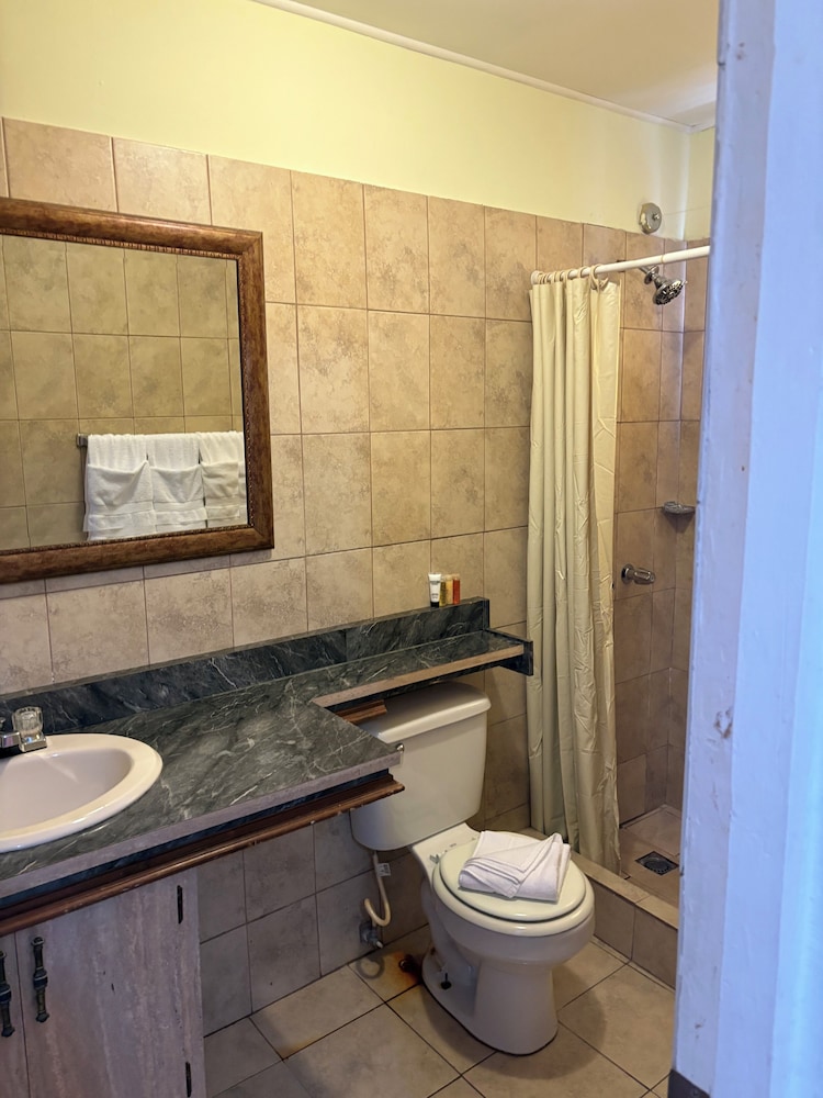 Sea View Beach Hotel 48/50