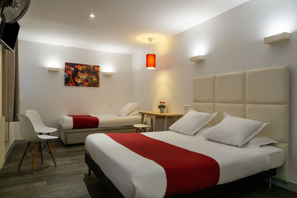 ROOM, TRIPLE