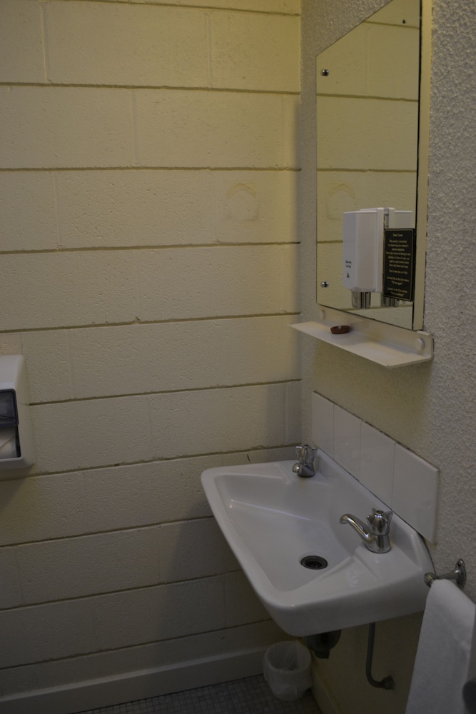 Corio Bay Motel 31/34