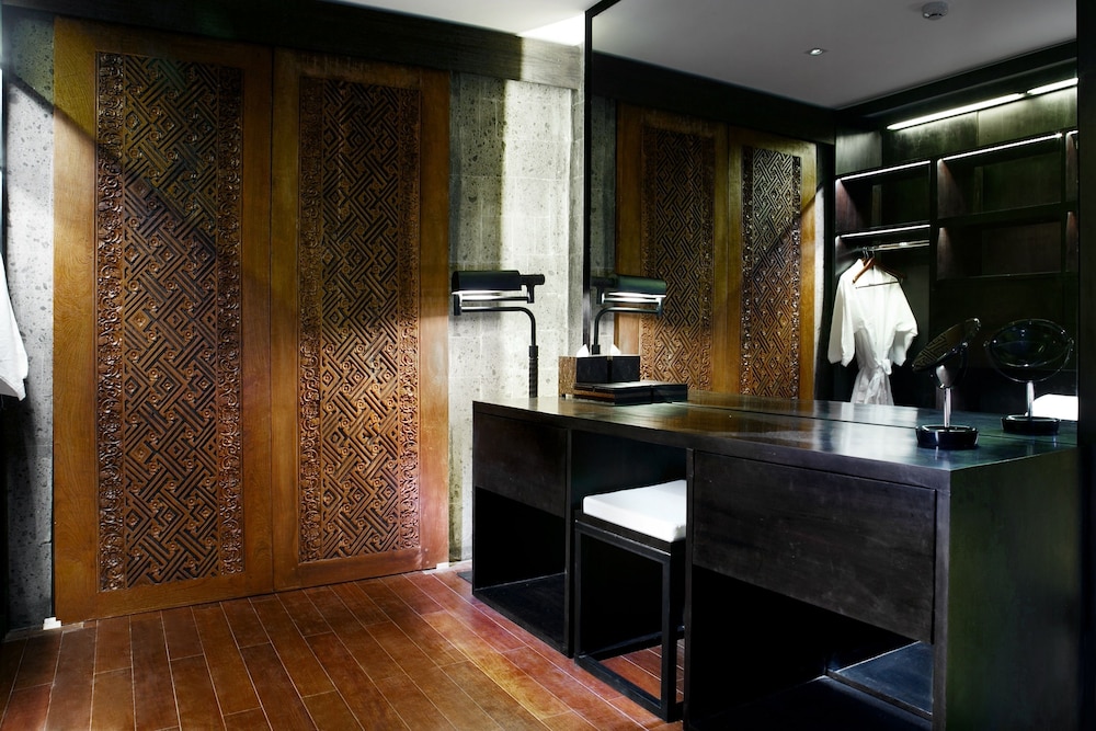 Sanctoo Suites And Villas 14/76