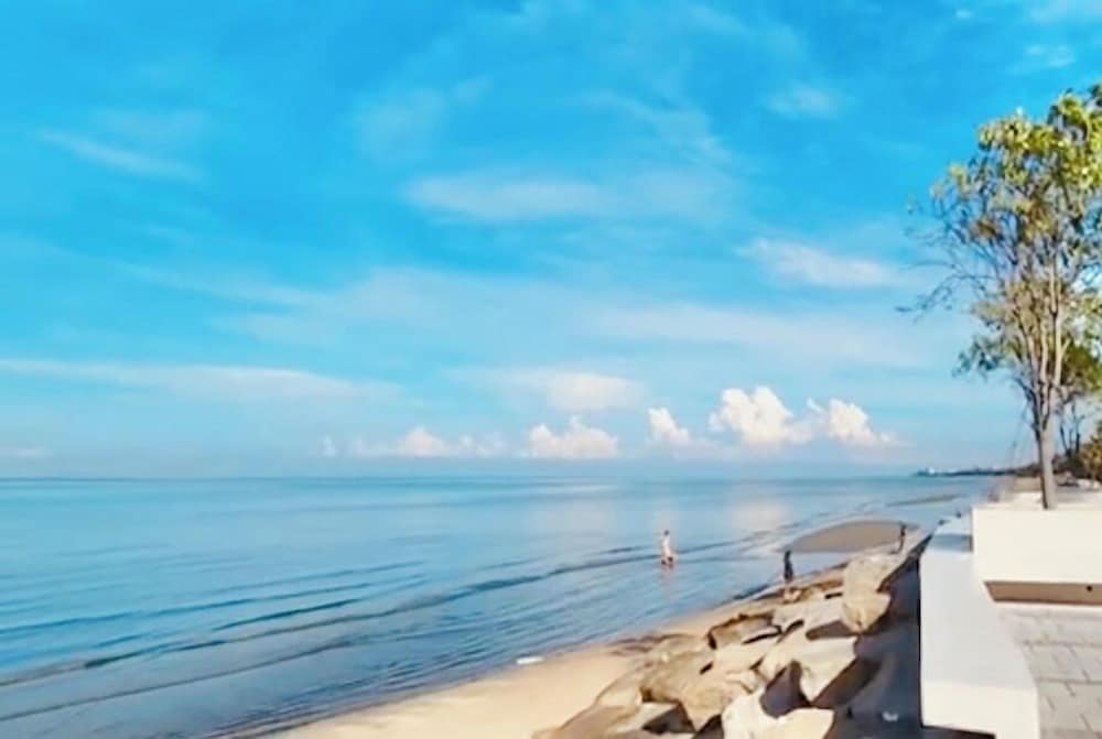 The SunSet Bangsaen Hotel 46/50