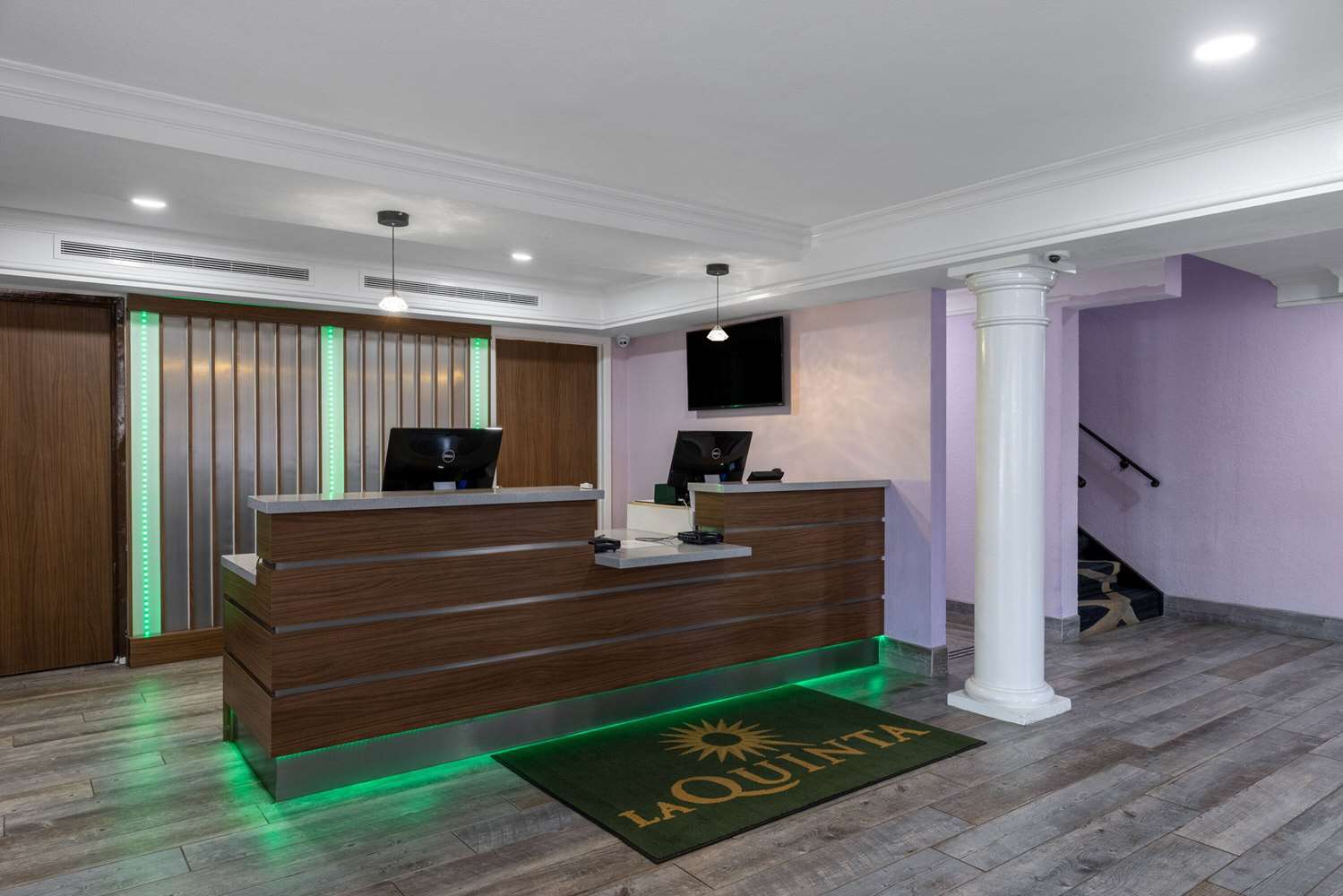 La Quinta Inn Kansas City Lenexa 11/50