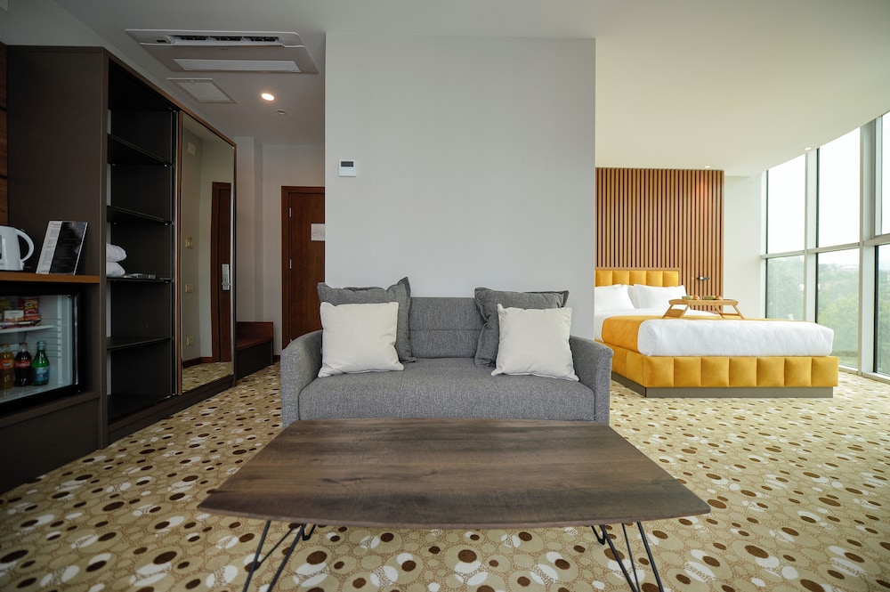 Calligraphy Hotel 32/50