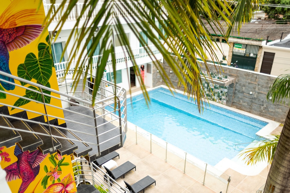 Hotel Manantial 67/68