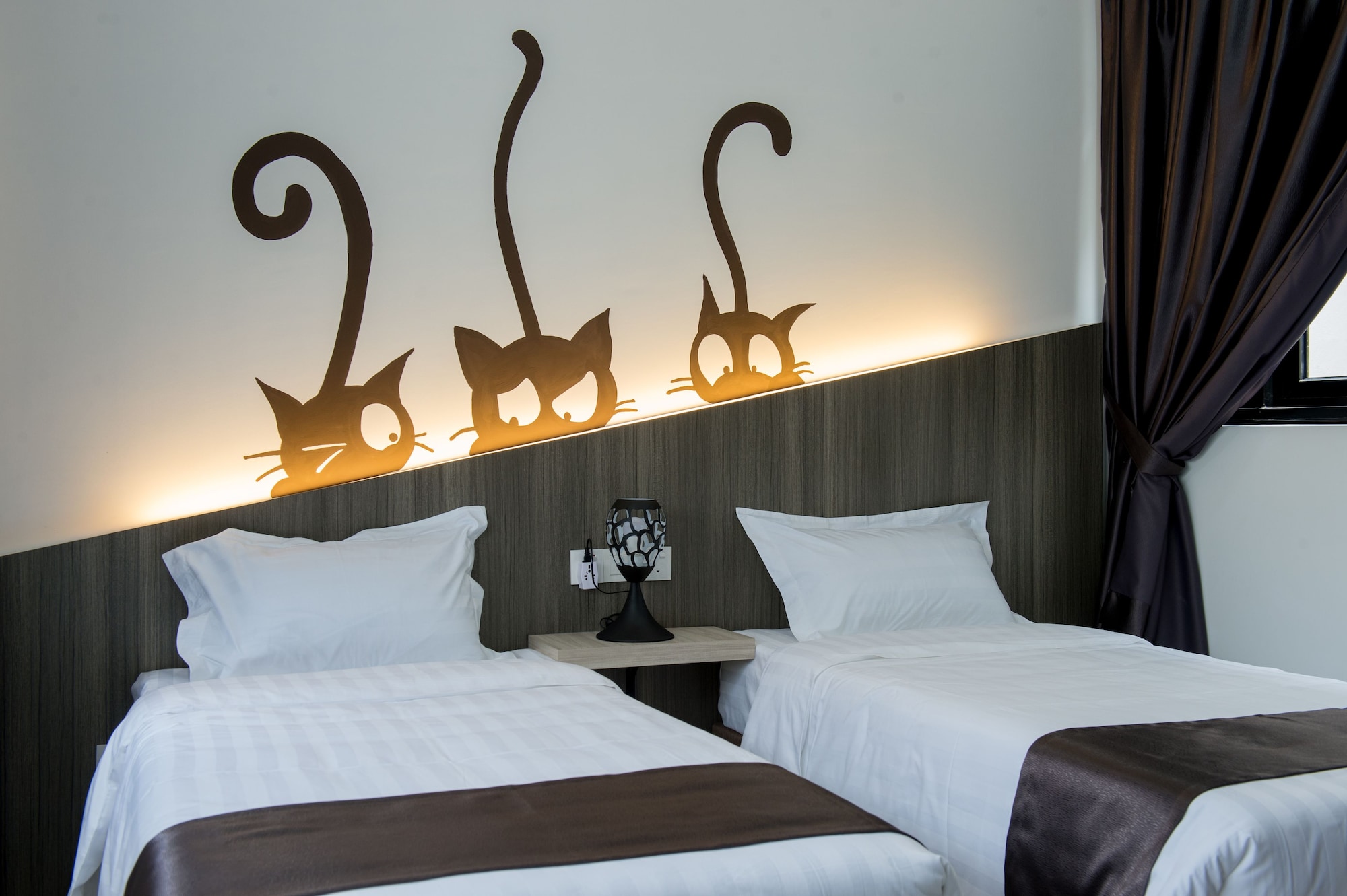 PREMIER, APARTMENT, TWIN BEDS