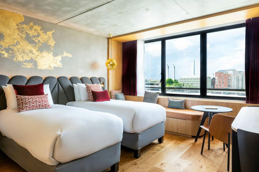 La Muse, Guest Room, Twin Beds, City View, High Floor