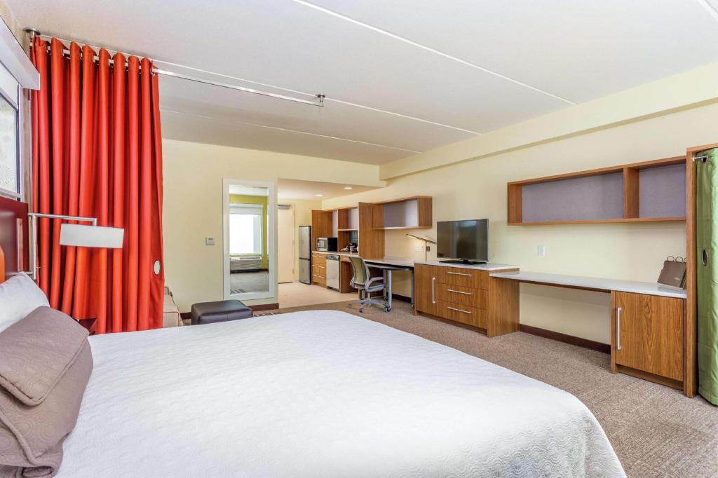 EXTENDED, STUDIO, SUITE, KING BED, ACCESSIBLE