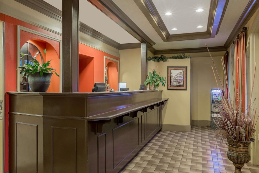 Super 8 by Wyndham New Orleans 3/43