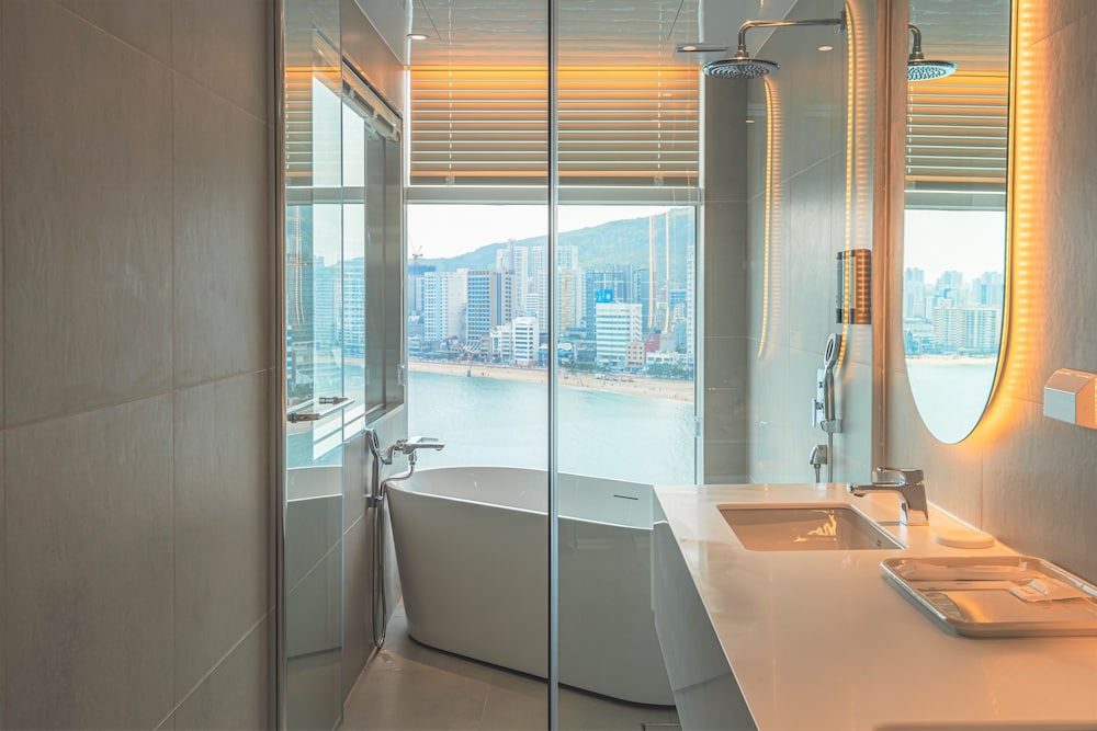 The Marine View Hotel 44/50