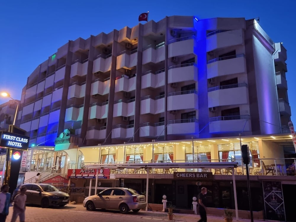 First Class Hotel 3/59