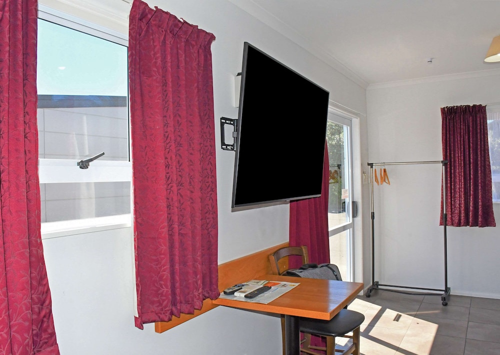 Comfort Inn Westshore Beach 14/35