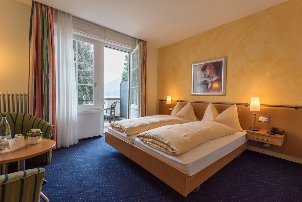 Parkhotel Gunten 12/50