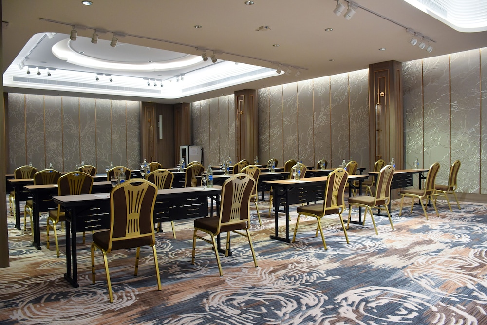 Chor Cher - The Luxury Green Hotel 58/73