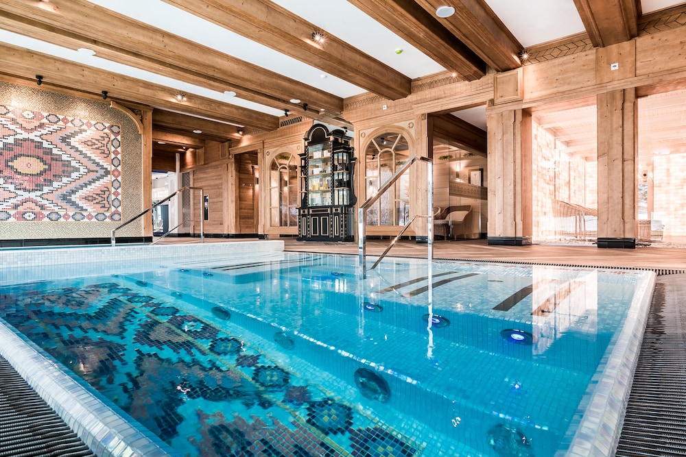 swimming pool spa