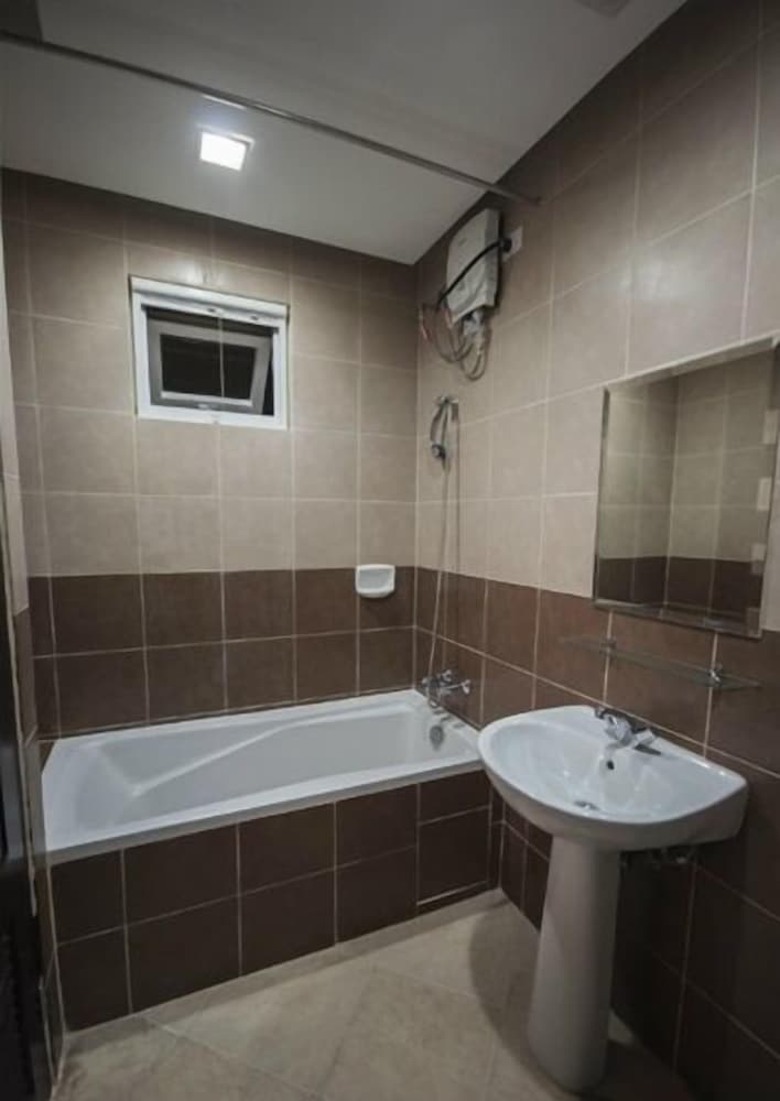 Santonis Place 30/31