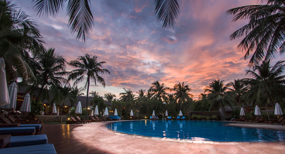 Blue Ocean Resort 64/72