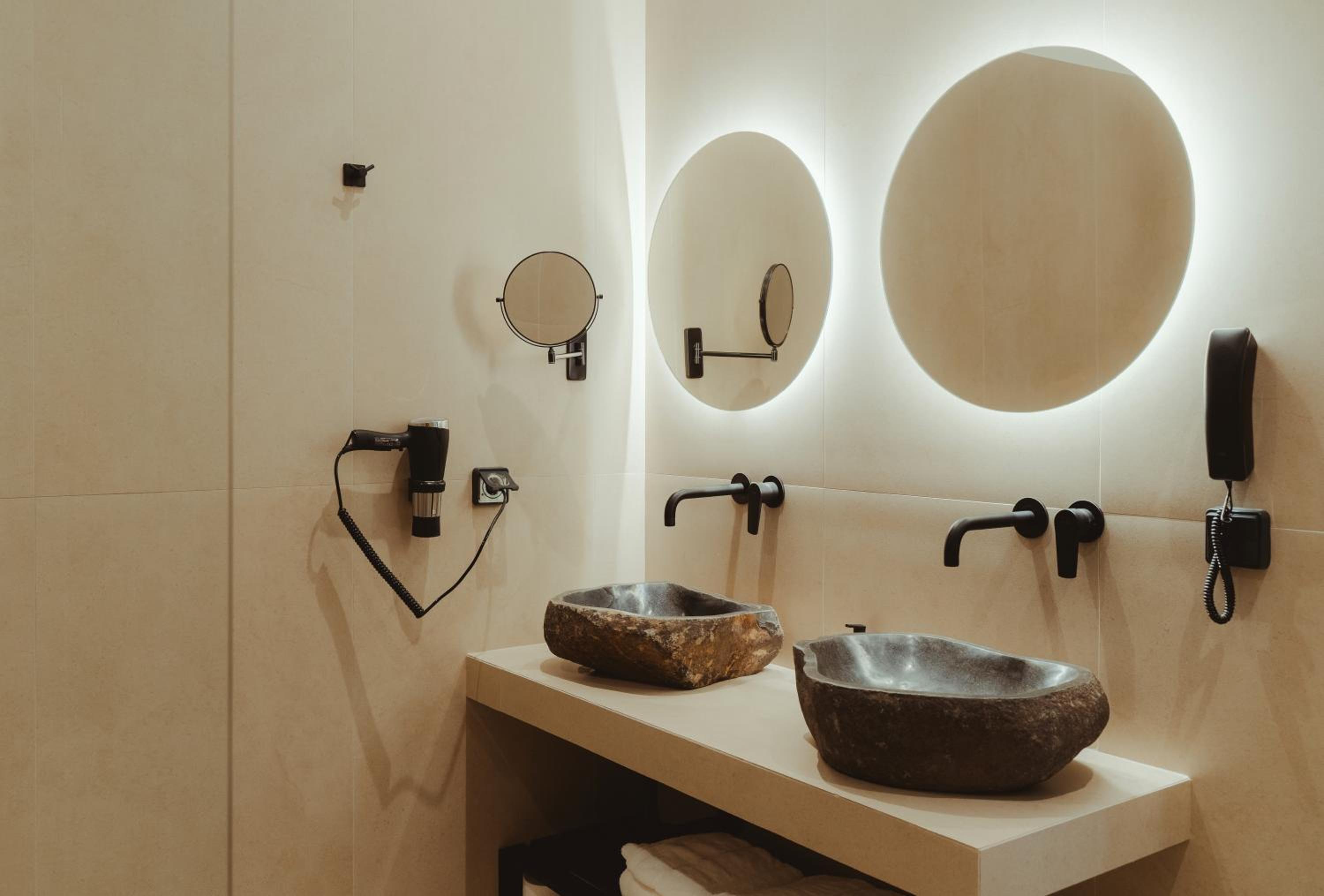 جناح جونيور بمسبح خاص، Limanaki Hotel 10/10