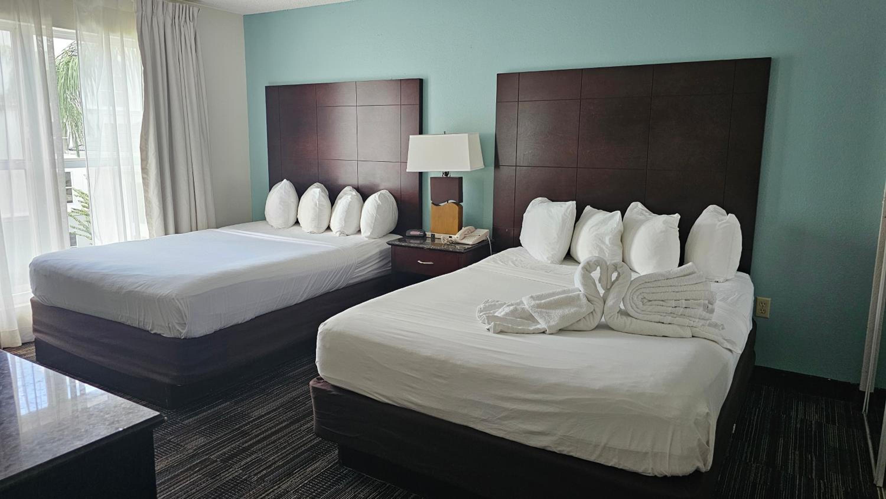 1 Bedroom, Suite, 2 Queen Beds, Sofa