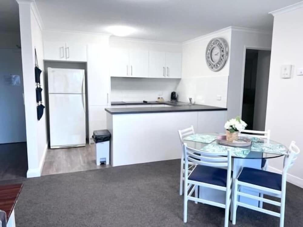 River Plaza Apartments 34/50