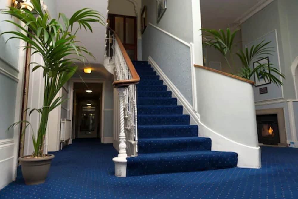 Royal Esplanade Hotel 4/50