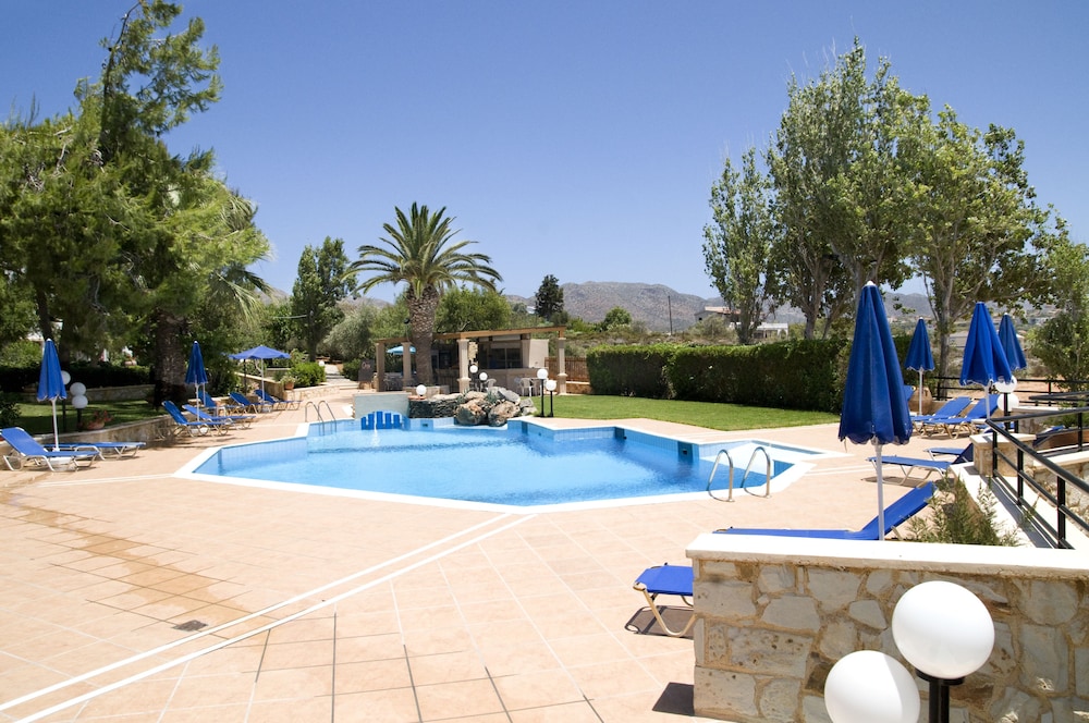 Alianthos Suites 18/50